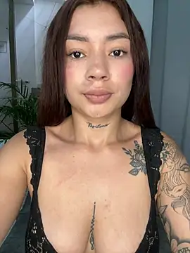 Roxanne 08 online show from January 3, 2025, 12:08 pm