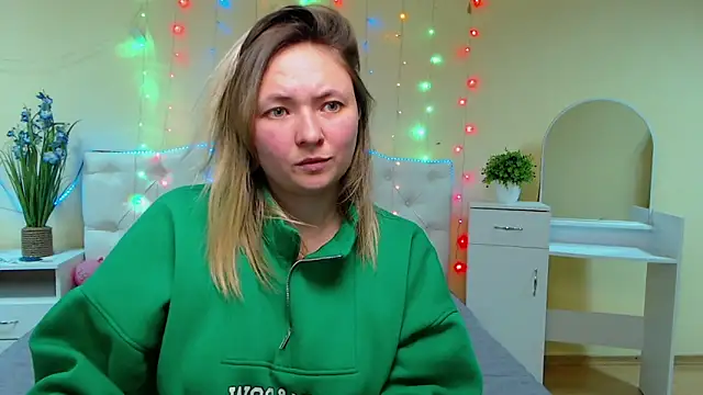 SallyVerda online show from January 30, 2025, 6:43 pm