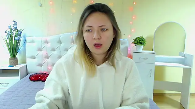 SallyVerda online show from February 5, 2025, 6:37 pm