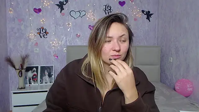 SallyVerda online show from February 7, 2025, 5:10 am