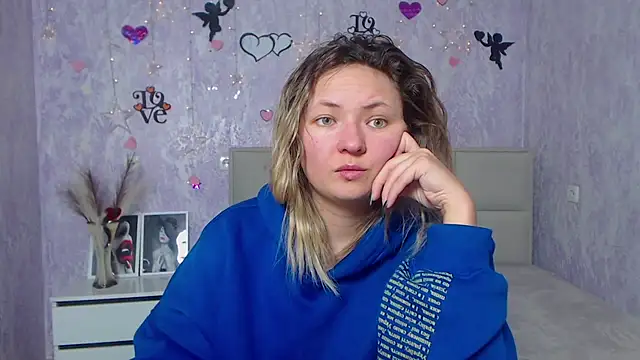 SallyVerda online show from February 20, 2025, 9:53 pm