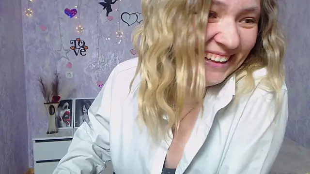 SallyVerda online show from February 27, 2025, 4:52 am