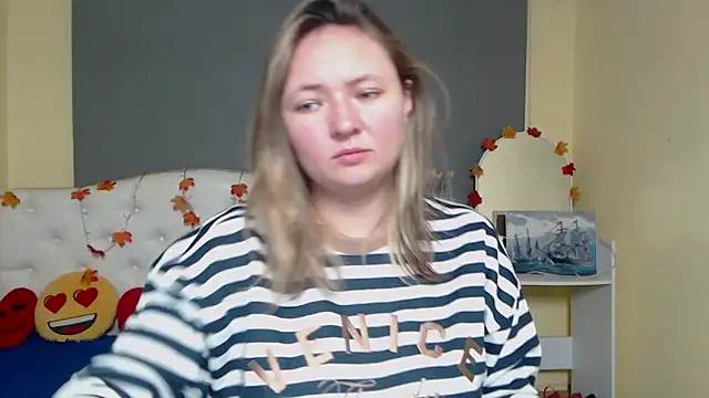 SallyVerda online show from November 14, 2025, 6:39 pm