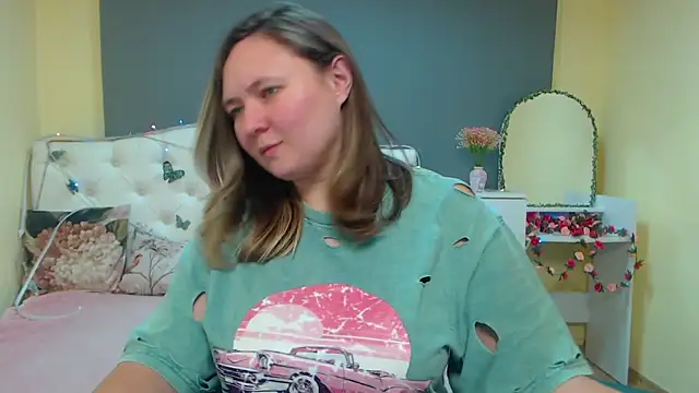 SallyVerda online show from April 21, 2026, 1:42 am