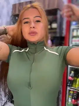 Amber Martins  online show from March 22, 2025, 5:31 pm