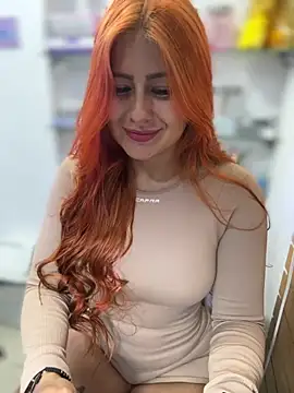 Amber Martins  online show from November 5, 2025, 11:38 pm