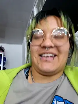 lucky-leah online show from September 17, 2025, 3:08 am