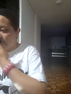 lucky-leah online show from September 21, 2025, 4:25 am