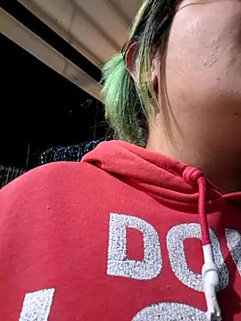 lucky-leah online show from September 28, 2025, 2:28 am