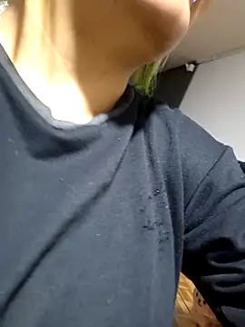 lucky-leah online show from October 1, 2025, 4:07 am