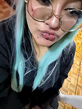 lucky-leah online show from October 5, 2025, 6:12 am