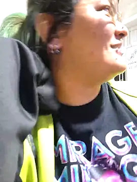 lucky-leah online show from November 15, 2025, 3:26 am