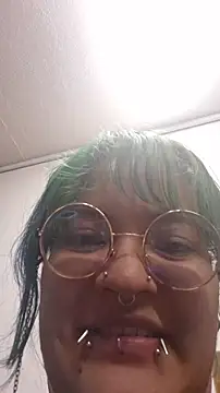 lucky-leah online show from March 8, 2026, 3:21 am