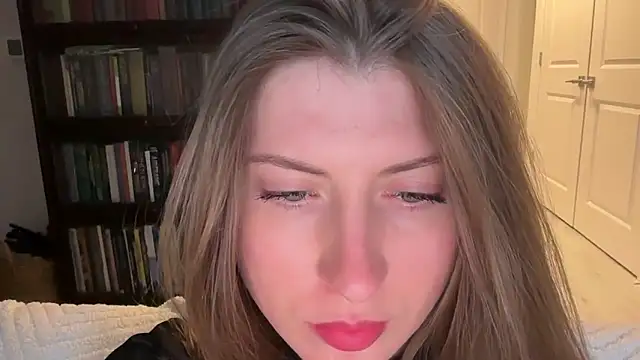 YUMIandbigWOLF online show from March 8, 2025, 7:38 am