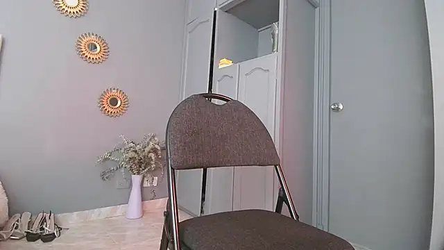 arteverena online show from December 8, 2024, 10:47 pm