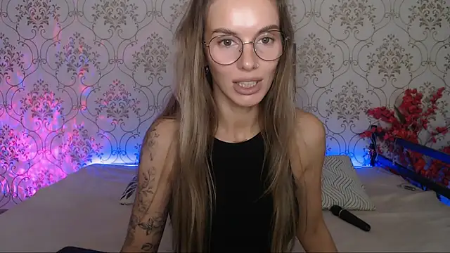 JulDoll online show from September 19, 2025, 2:35 am