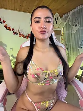 Violetta kim1 online show from October 13, 2025, 5:57 pm