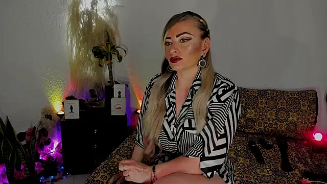 Jeanineescott online show from September 11, 2025, 6:46 am