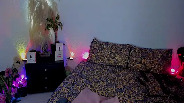 Jeanineescott online show from September 18, 2025, 4:03 am