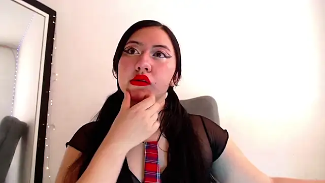 LuciaTomson online show from February 25, 2026, 3:21 pm