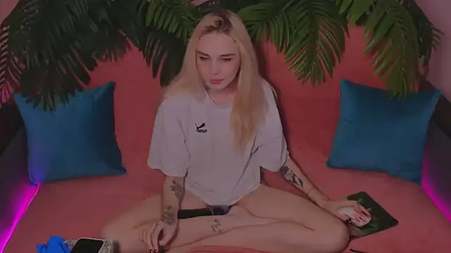 StellaSweetness online show from February 17, 2025, 11:02 am