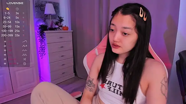 FreyaRaya online show from December 11, 2024, 8:47 am