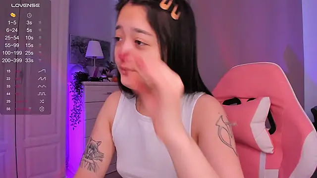 FreyaRaya online show from December 13, 2024, 8:51 am