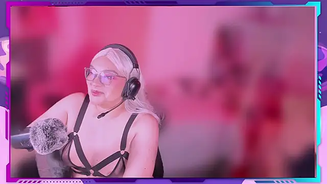 MegariaB online show from June 17, 2026, 4:59 am