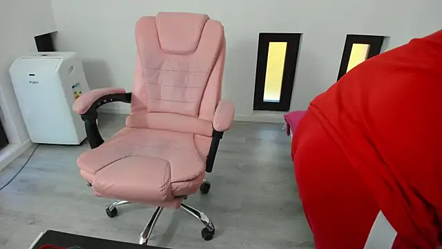 Dyana Kaylinn online show from September 16, 2025, 4:46 am