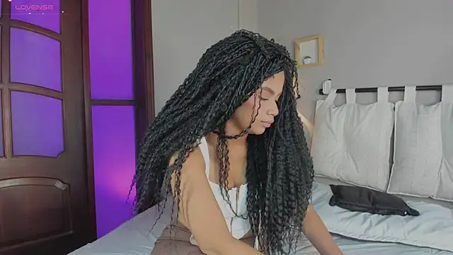 nayah   online show from January 14, 2025, 8:48 pm