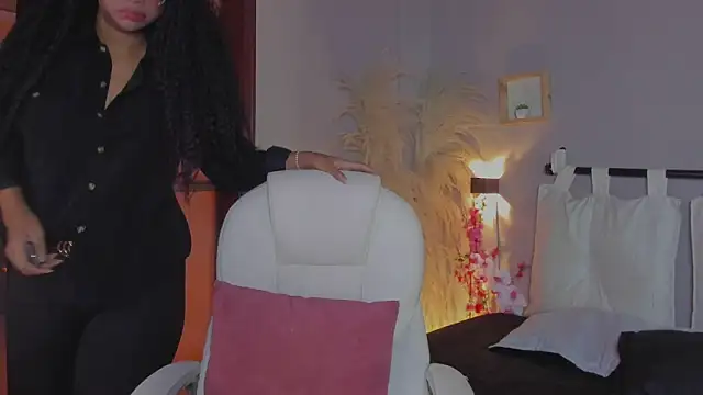 nayah   online show from January 29, 2025, 7:43 pm