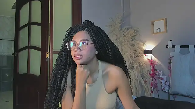 nayah   online show from February 6, 2025, 7:29 pm