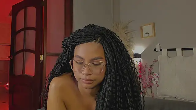 nayah   online show from February 12, 2025, 10:37 pm