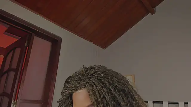 nayah   online show from February 25, 2025, 9:02 pm