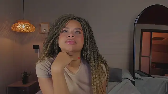 nayah   online show from March 19, 2025, 12:48 am