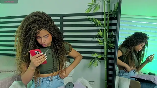 nayah   online show from September 14, 2025, 2:16 pm