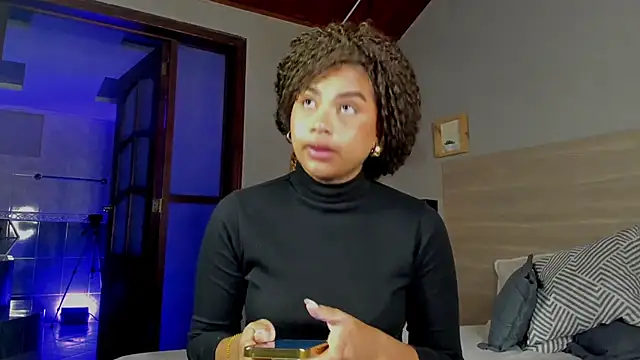 nayah   online show from October 21, 2025, 8:20 pm