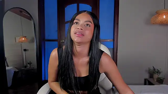 nayah   online show from November 24, 2025, 8:08 pm