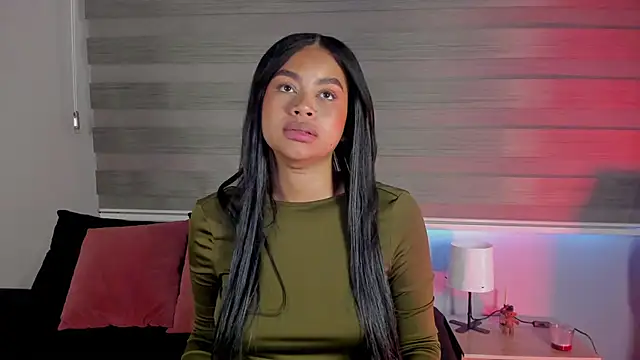 nayah   online show from November 25, 2025, 9:04 pm