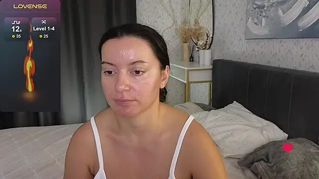 YourSweetDream  online show from September 10, 2025, 7:19 am