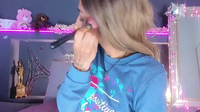 rosemonrooe online show from January 19, 2025, 3:42 pm