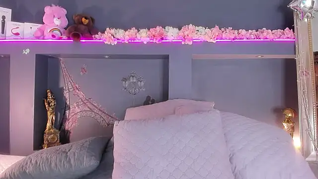 rosemonrooe online show from January 20, 2025, 3:28 pm