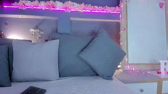 rosemonrooe online show from January 21, 2025, 3:32 pm