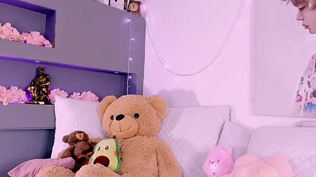 rosemonrooe online show from February 26, 2025, 3:08 pm