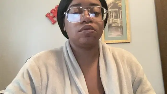 MommyConfident online show from November 14, 2025, 3:44 pm