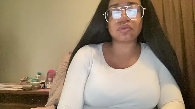 Snapshot of MommyConfident chatting on January 15, 2026, 8:56 pm MommyConfident online show from January 15, 2026, 8:56 pm