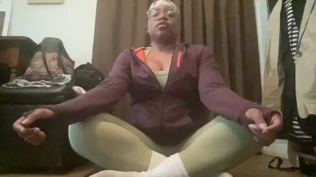 Snapshot of MommyConfident chatting on April 20, 2026, 5:05 pm MommyConfident online show from April 20, 2026, 5:05 pm