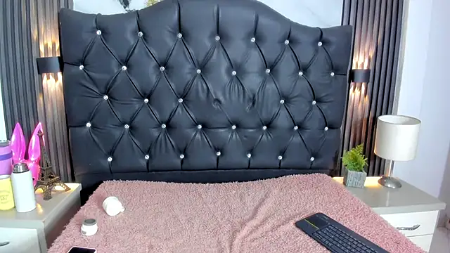 Kagome01 online show from April 18, 2026, 12:31 pm