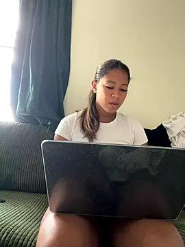 VanessaBling online show from September 15, 2025, 9:15 pm