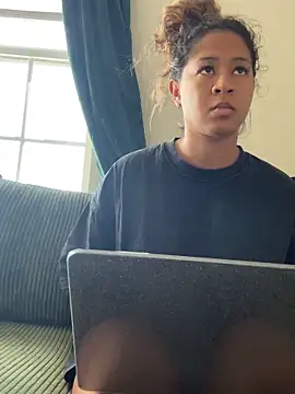 VanessaBling online show from October 4, 2025, 2:59 pm